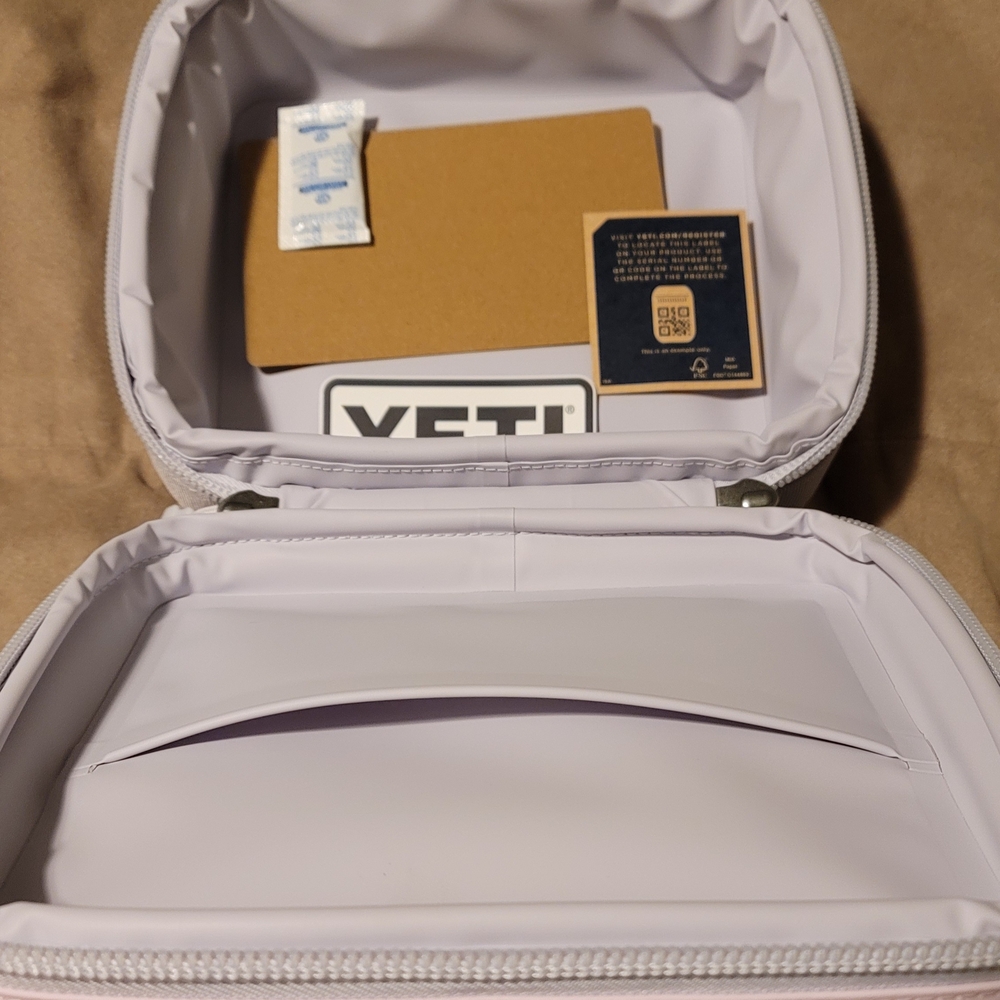 YETI Soft Blush Carry Case - Picture 4 of 11